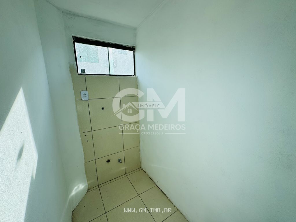 Foto de Casa com 4 quartos sendo 3 suítes, terreno com 360 m² 