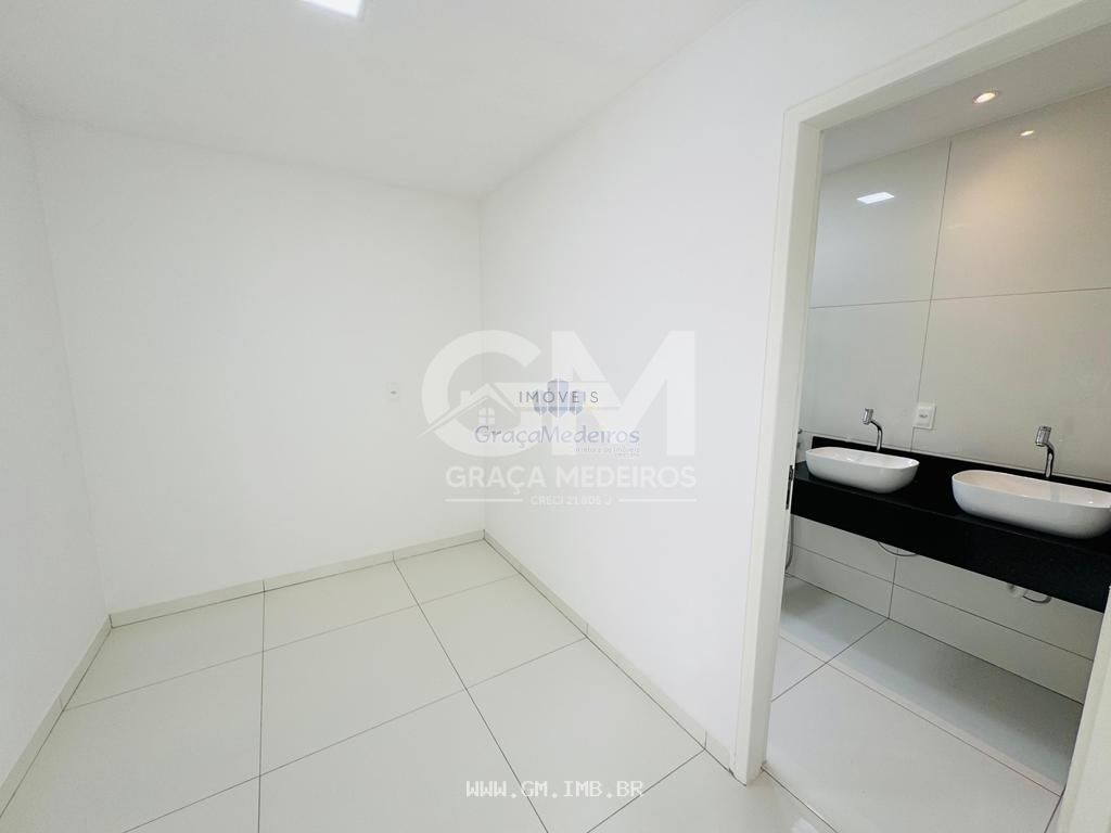Foto de Casa nova em condomínio de alto padrão