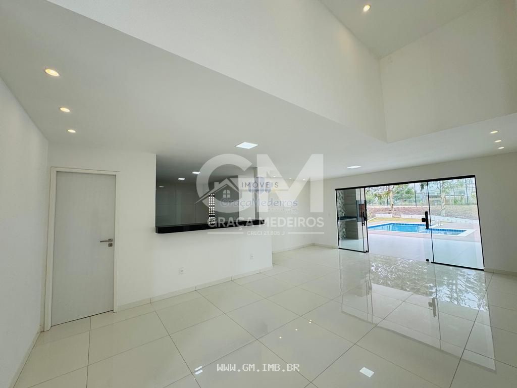 Foto de Casa nova em condomínio de alto padrão