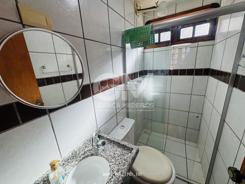 Foto de Chalé com 4 quartos sendo 2 suítes em condomínio