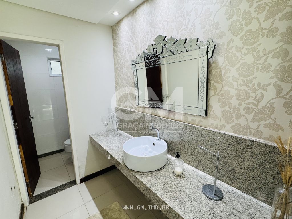 Foto de Casa com 4 suítes, disponível para locação anual