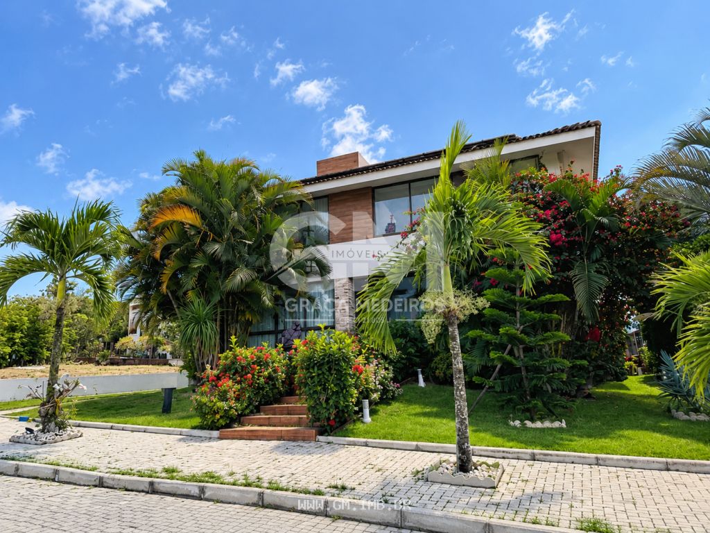 Casa de alto padrão com estrutura de lazer completa e particular