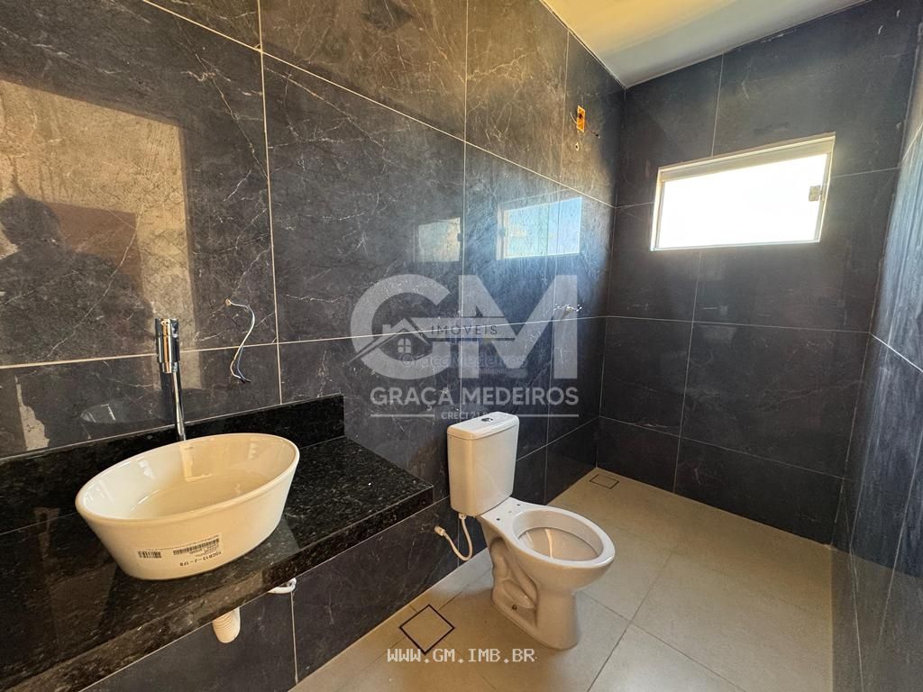 Foto de Casa nova com 4 suítes em condomínio fechado 
