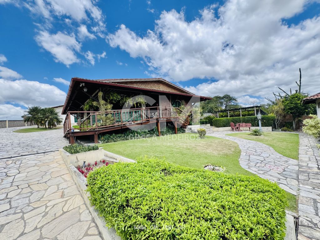 Excelente chácara com 4.000 m², a apenas 400 metros da pista!