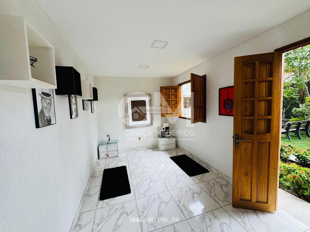 Foto de Casa em condomínio com piscina privativa