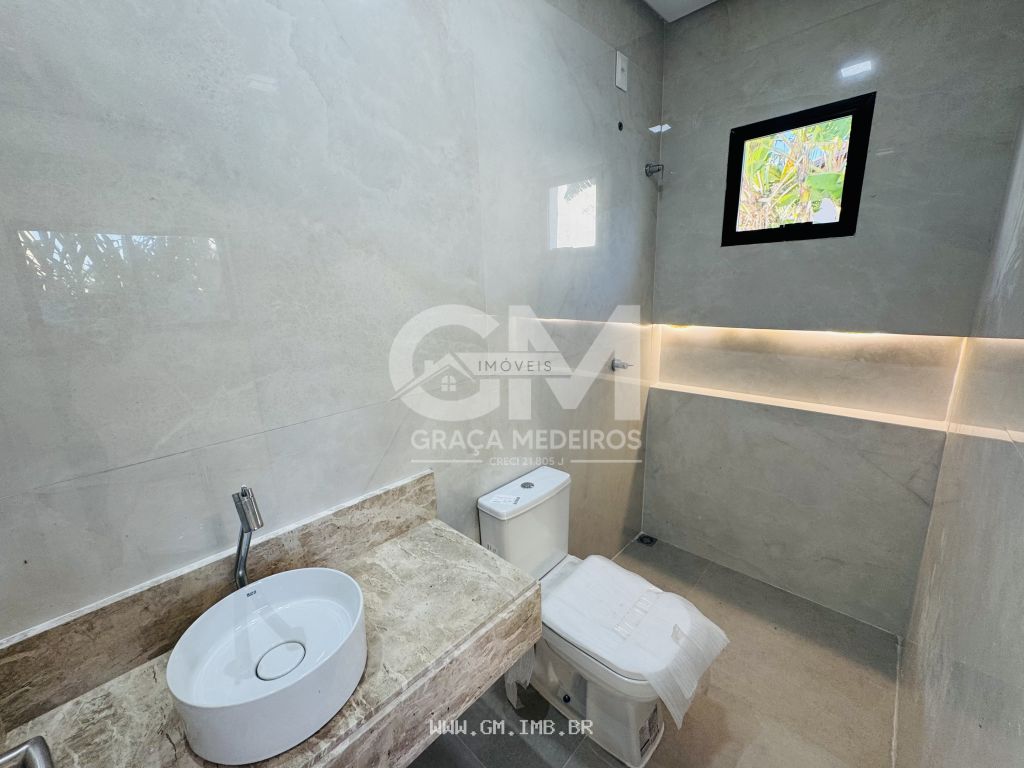 Foto de Casa com 4 quartos sendo 3 suítes, piscina particular 
