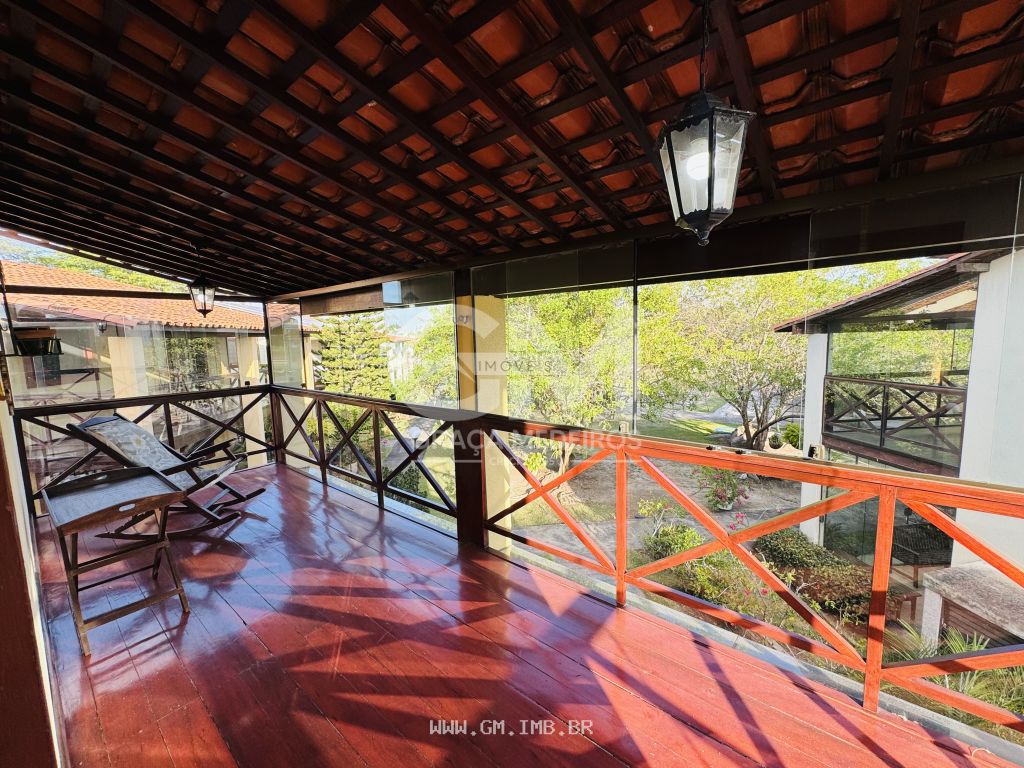 Foto de Casa com 3 quartos + dependência 