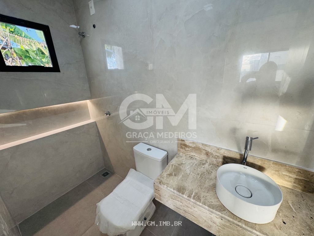 Foto de Casa com 4 quartos sendo 3 suítes, piscina particular 