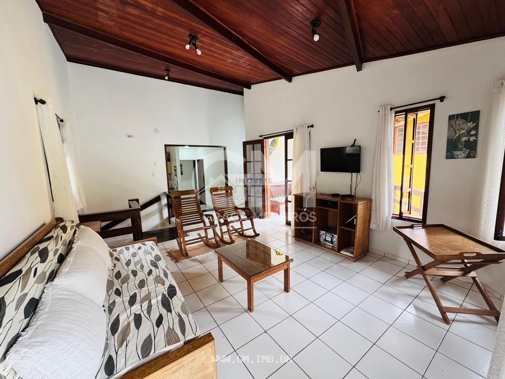 Foto de Casa com 4 quartos em condomínio com piscina aquecida