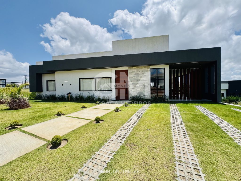 Foto de Casa de alto padrão, 4 suítes, piscina e terraço gourmet 