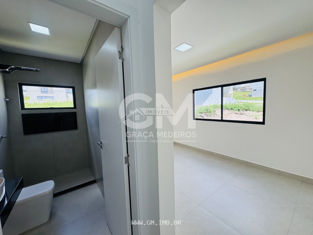 Foto de Casa com 5 suítes, piscina e espaço gourmet