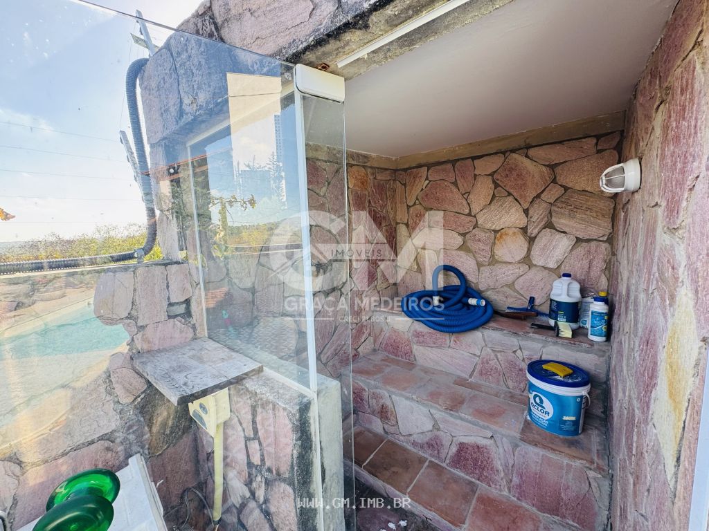 Foto de Casa com 5 quartos, terraço gourmet e piscina 