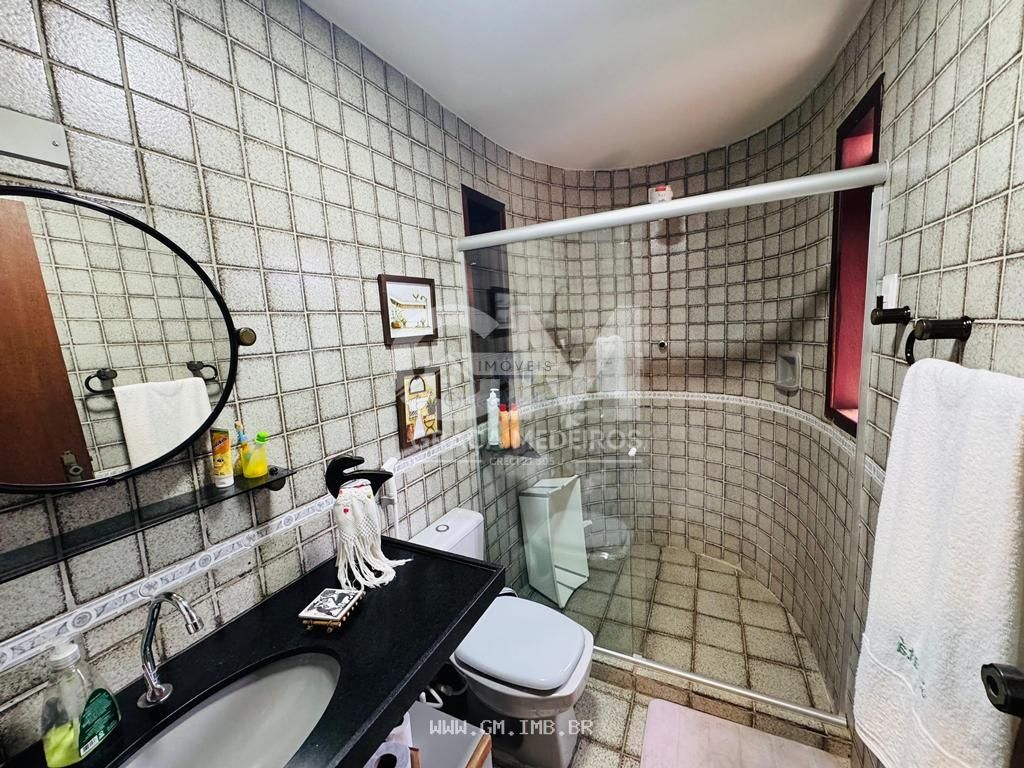 Foto de Casa com 7 quartos em condomínio fechado