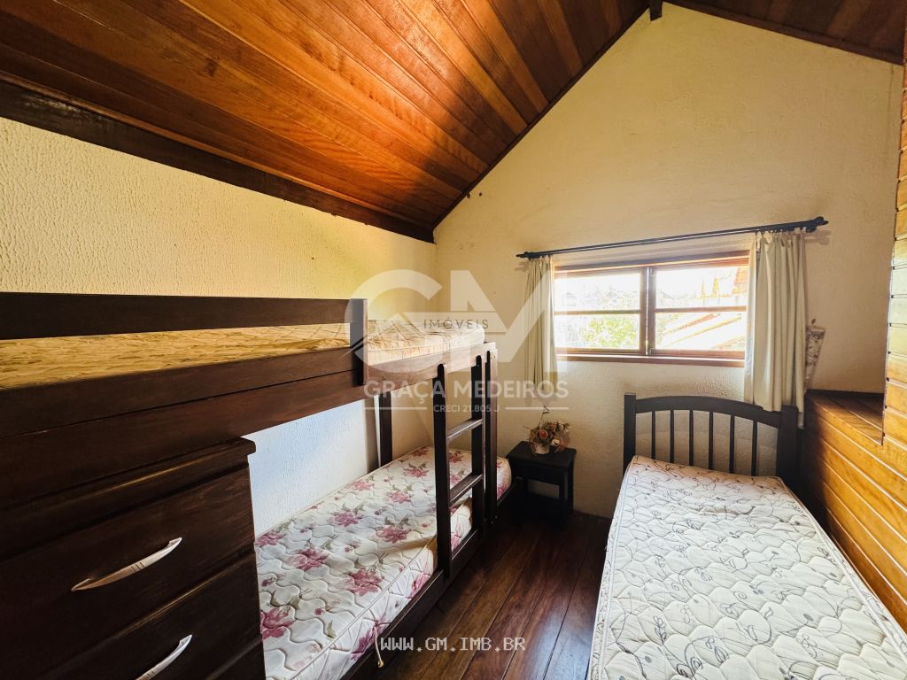 Foto de Casa com 4 quartos sendo 2 suítes 