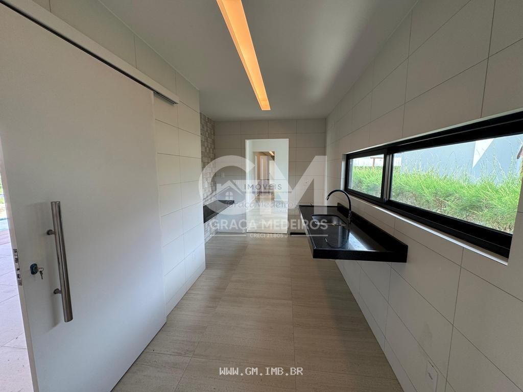 Foto de Casa nova com 4 quartos em condomínio 
