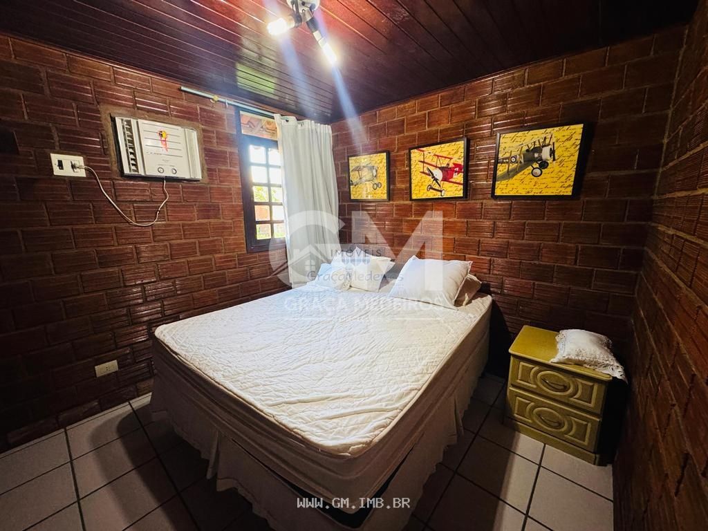 Foto de Casa com 4 quartos em condomínio fechado a 200 metros da pista local