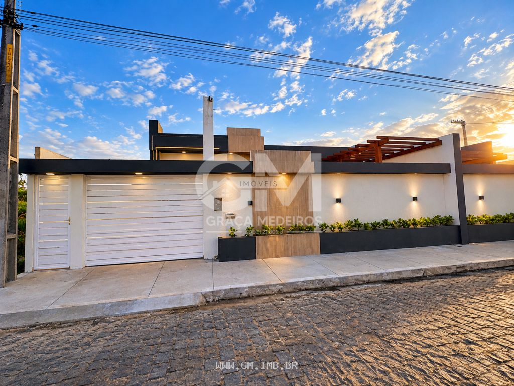 Casa com piscina com espaço gourmet