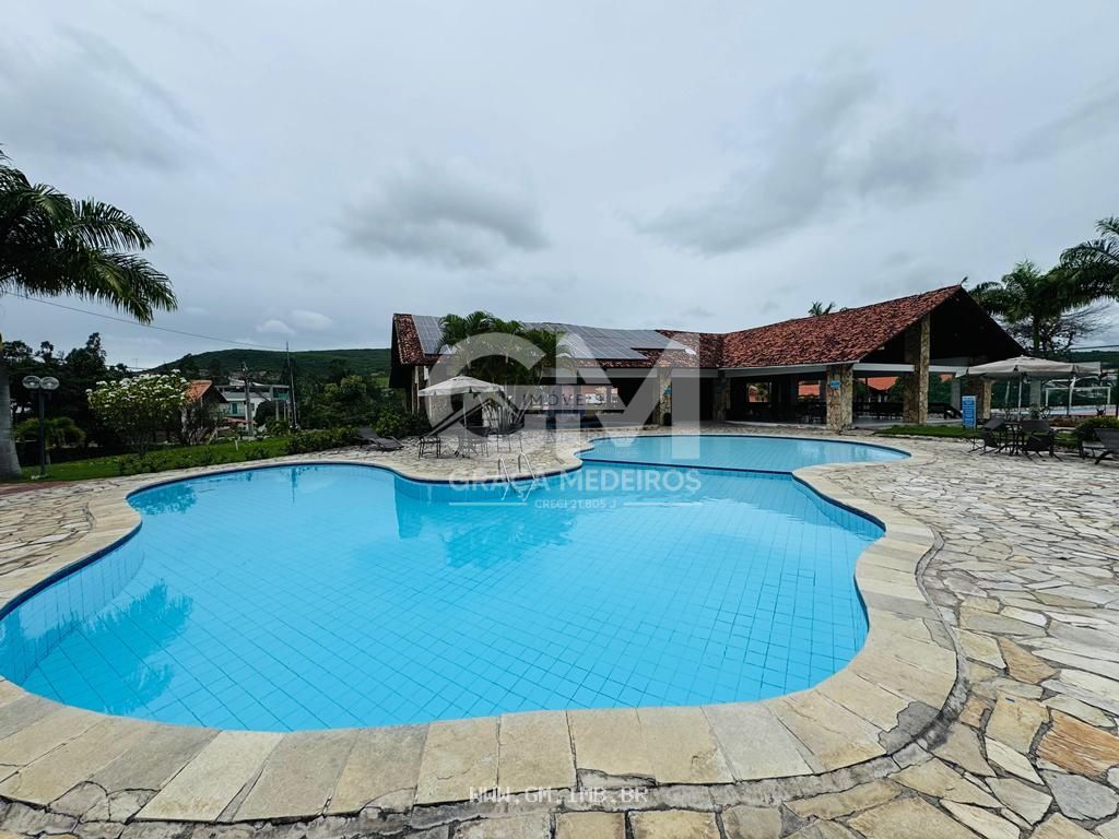 Foto de Casa com 4 quartos em condomínio com piscina aquecida