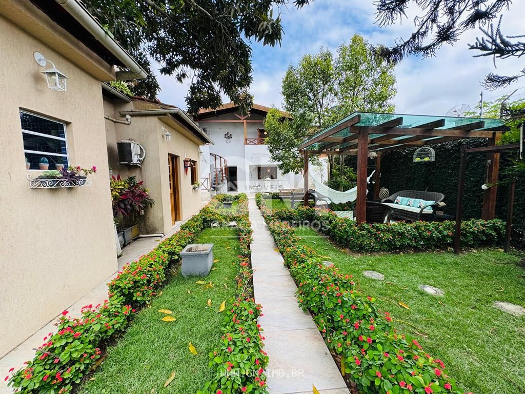 Foto de Casa em condomínio com piscina privativa
