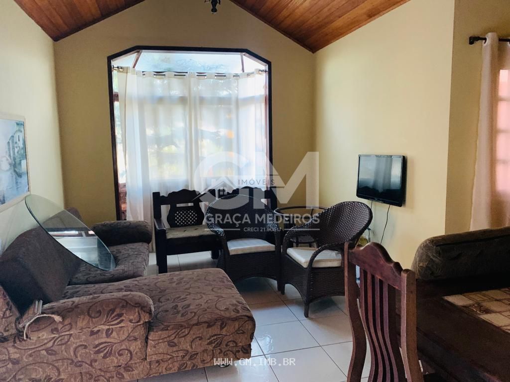 Foto de Casas com 3 quartos em condomínio próximo a pista local