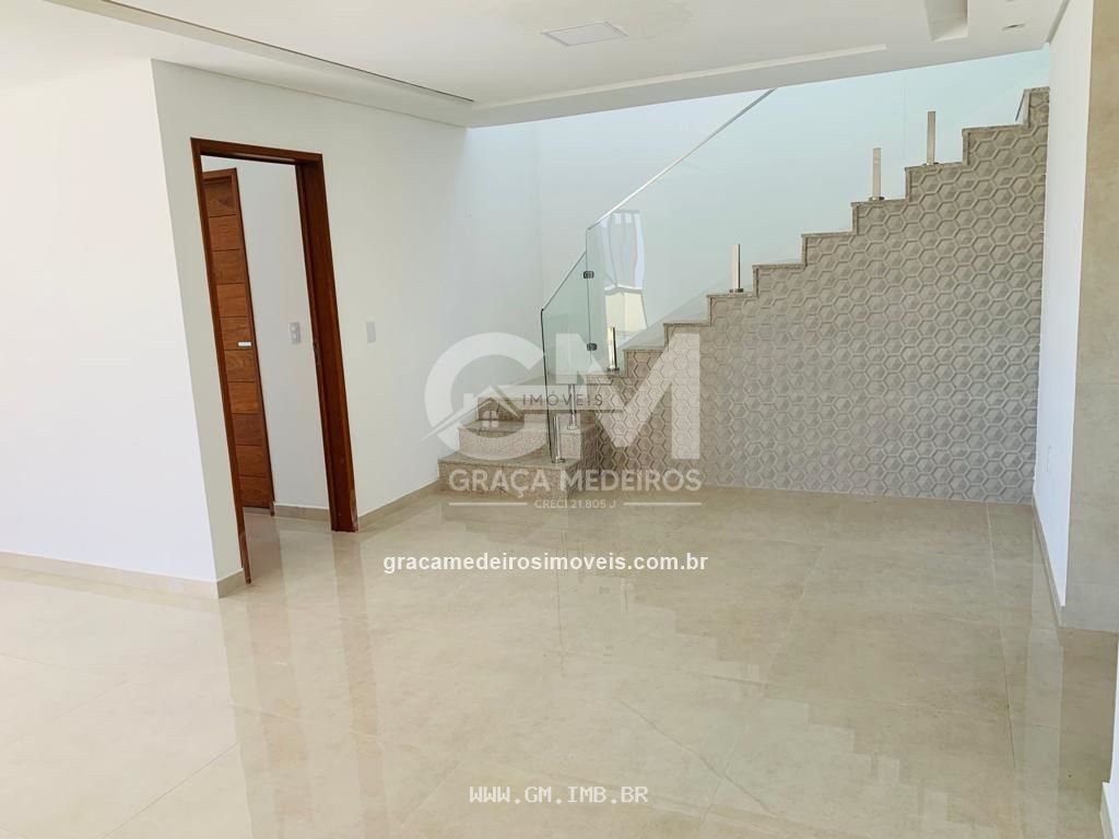 Foto de Casas com 5 quartos em condomínio em Gravatá