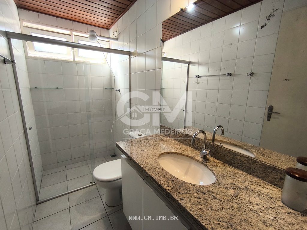 Foto de Casa térrea em condomínio com fácil acesso ao centro da cidade