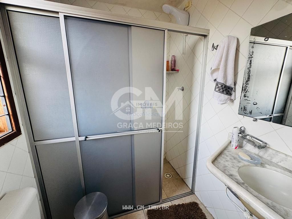 Foto de Casa com 3 quartos em condomínio fechado