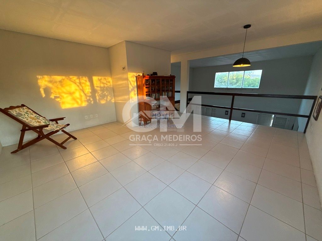 Foto de Casa com 300 metros em terreno com 1.200 metros 