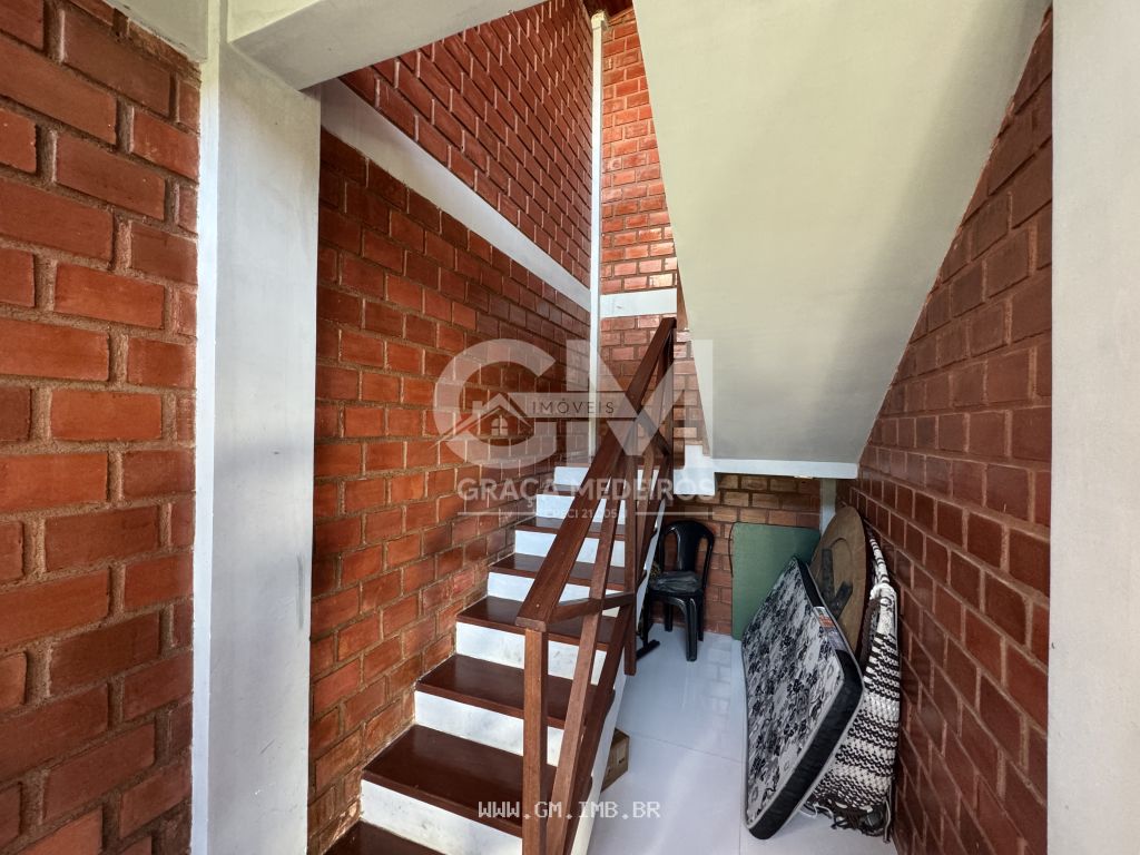 Foto de Casa com 5 quartos, terraço gourmet e piscina 