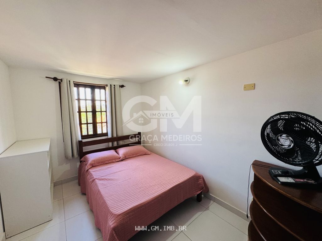 Foto de Casa com 4 quartos sendo 2 suítes, mobiliada em condomínio 