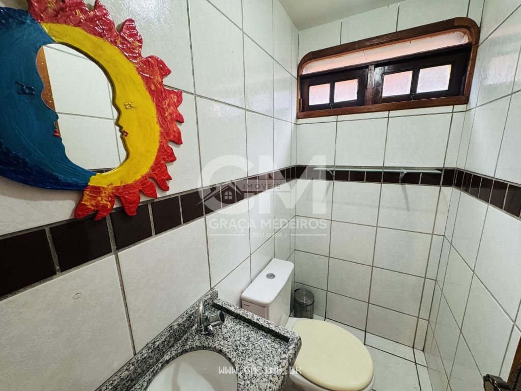 Foto de Chalé com 4 quartos sendo 2 suítes em condomínio