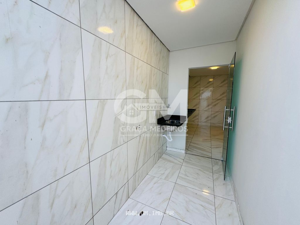 Foto de Casa com piscina com espaço gourmet