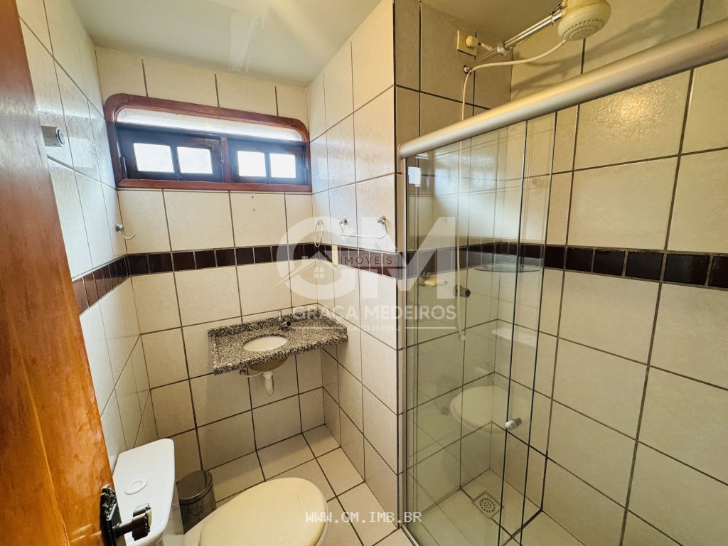 Foto de Chalé com 4 quartos sendo 2 suítes em condomínio