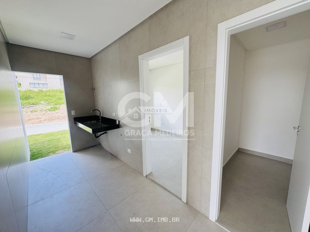 Foto de Casa com 5 suítes, piscina e espaço gourmet