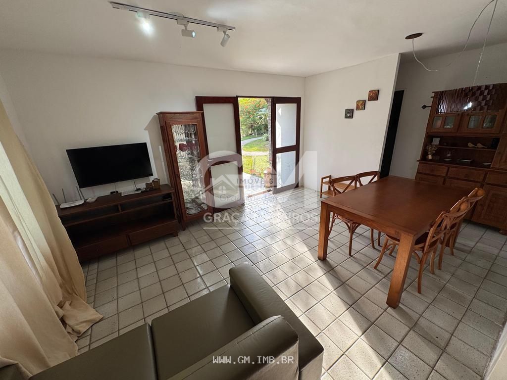 Foto de Casa com 3 quartos em condomínio fechado