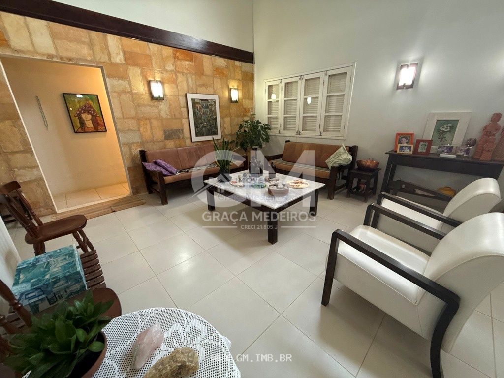 Foto de Casa com 300 metros em terreno com 1.200 metros 