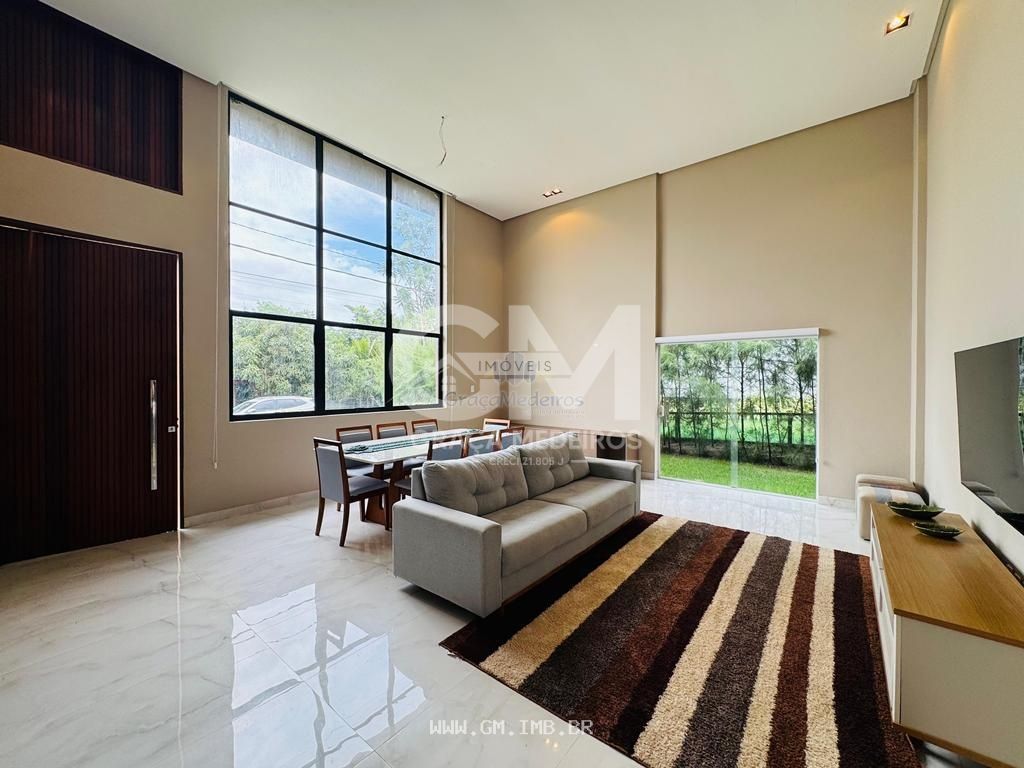 Foto de Casa de alto padrão com piscina particular em condomínio