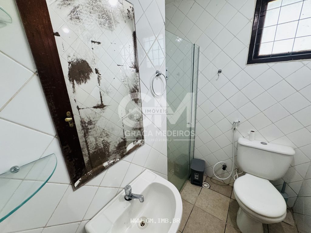 Foto de Casa com 4 quartos sendo 2 suítes 