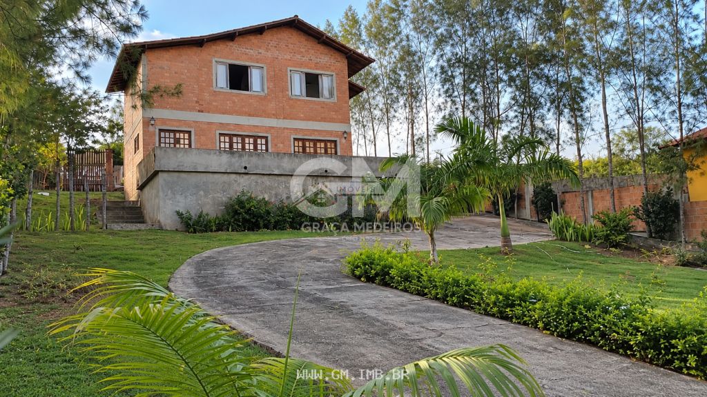 Casa edifica em terreno com 1.100 metros em Gravatá-PE
