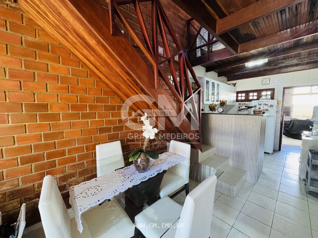 Foto de Chalé com 4 quartos sendo 3 suítes 