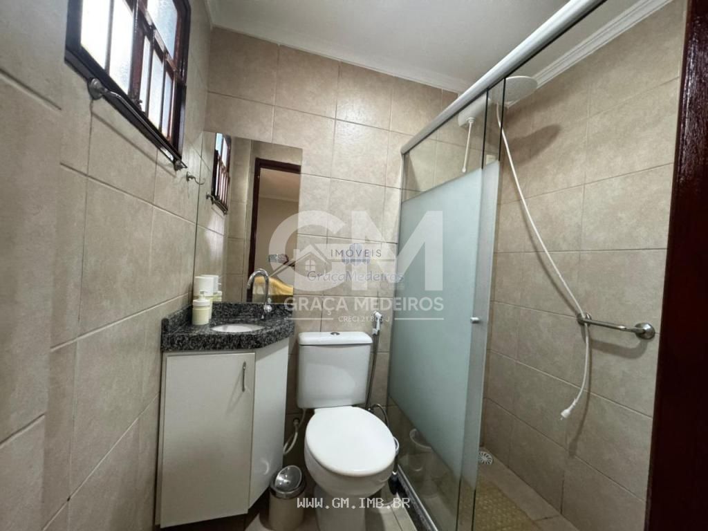 Foto de Chalé com 4 quartos em condomínio fechado