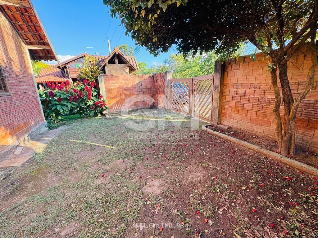 Foto de Casa com 4 quartos em condomínio fechado a 200 metros da pista local