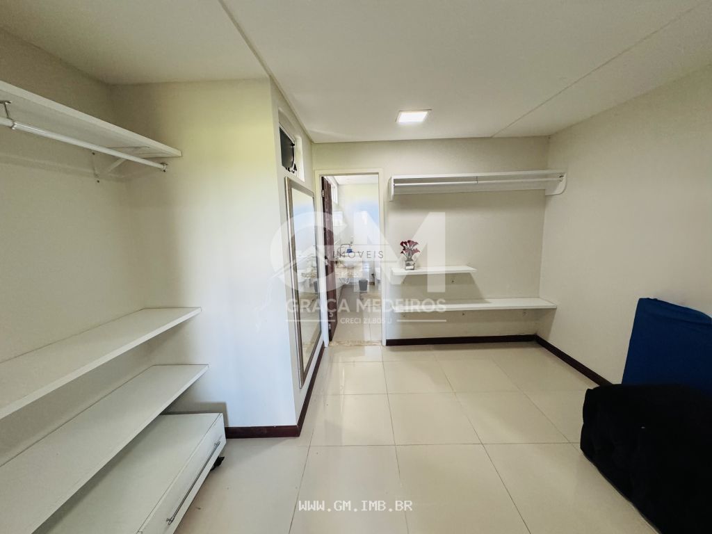 Foto de Casa com 4 suítes, disponível para locação anual