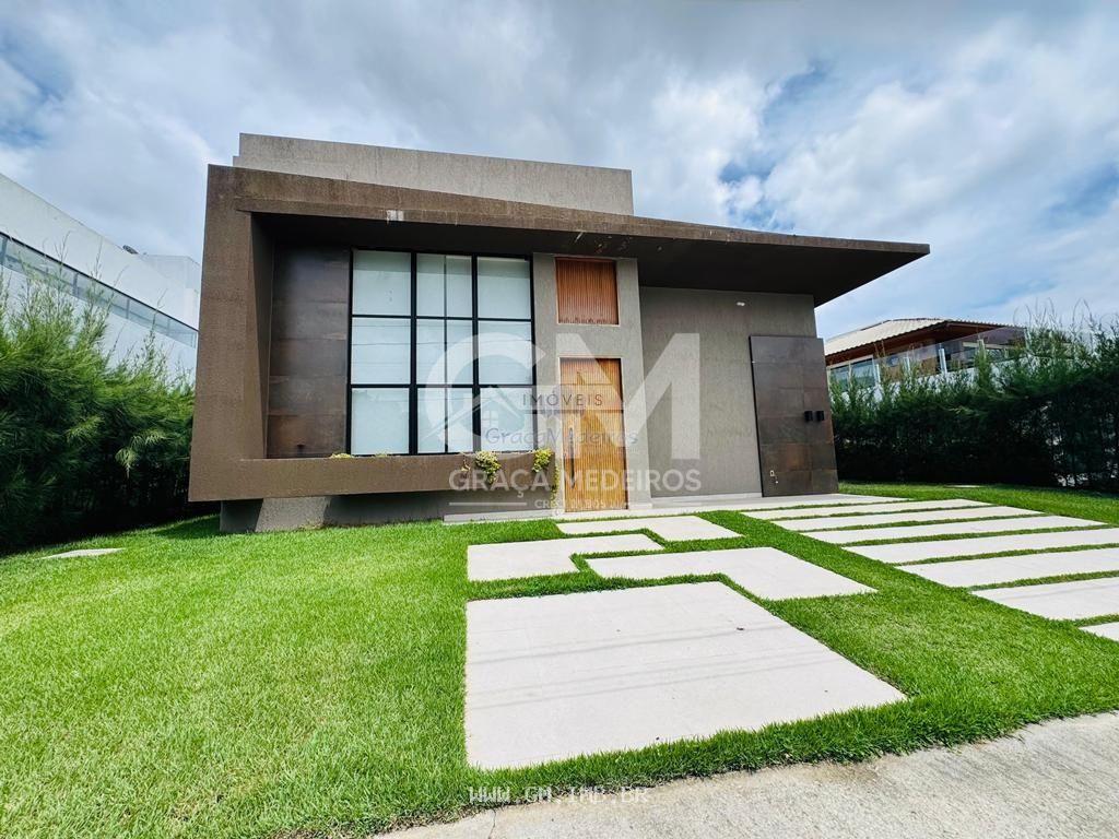 Foto de Casa de alto padrão com piscina particular em condomínio