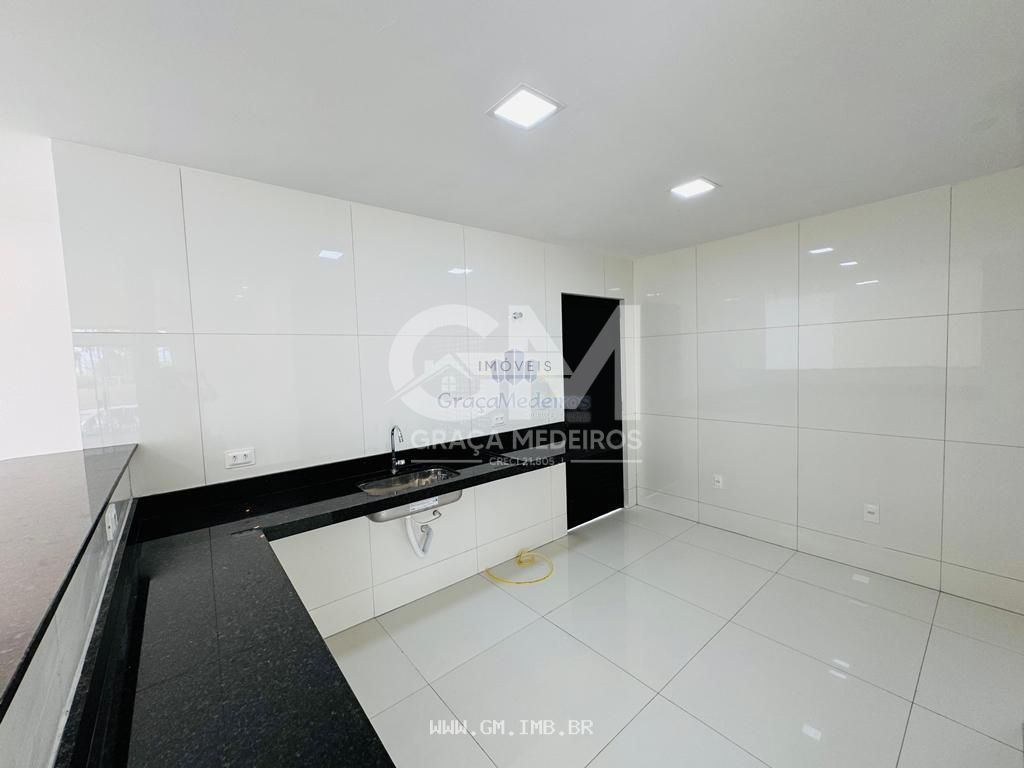 Foto de Casa nova em condomínio de alto padrão