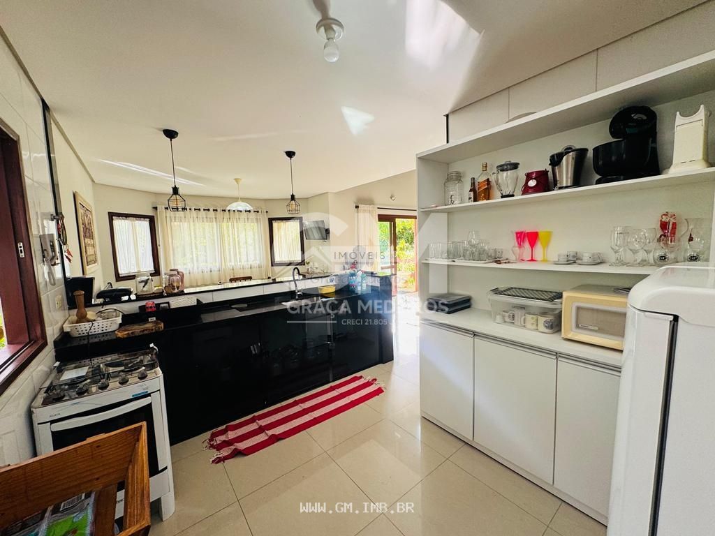 Foto de Casa com 398 metros em condomínio, localizado ás margens da BR 232
