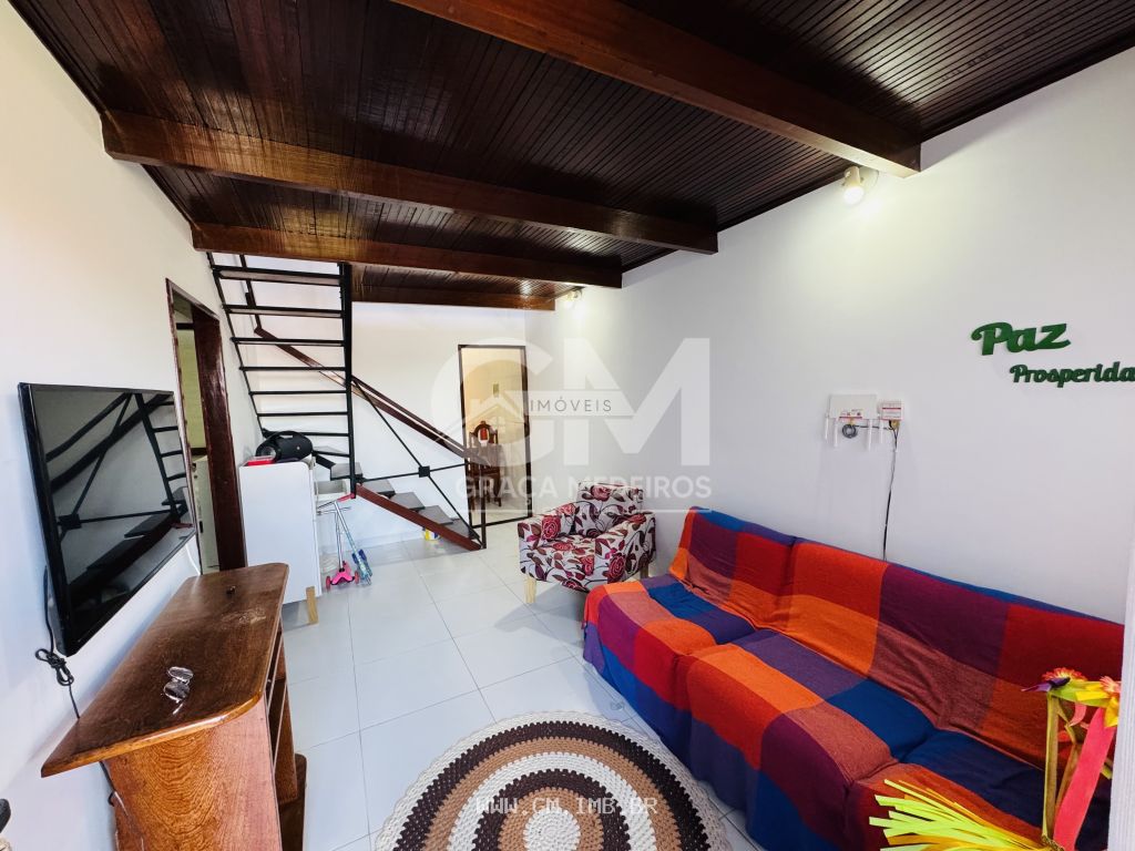 Foto de Casa com 4 quartos sendo 2 suítes, mobiliada em condomínio 