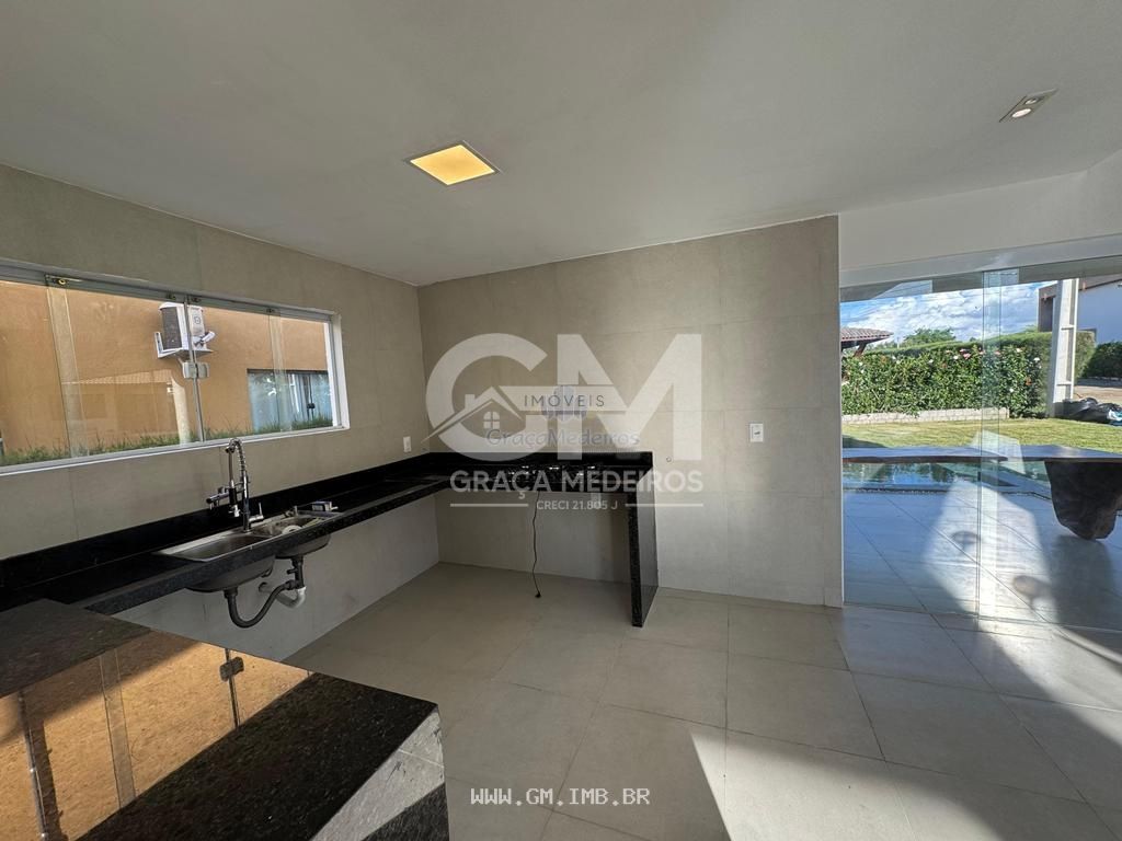 Foto de Casa nova com 4 suítes em condomínio fechado 