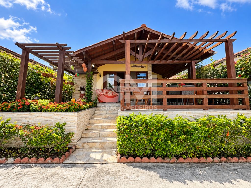 Casa térrea em condomínio próximo a BR