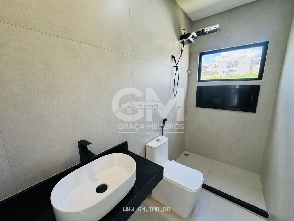 Foto de Casa com 5 suítes, piscina e espaço gourmet